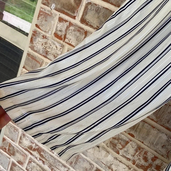 Zara Basic Metallic Striped Paper Bag Crop Pants - Picture 2 of 10